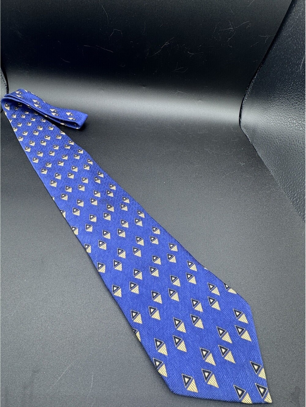 Vintage Bill Blass NEO 100% Silk Tie Blue Geometric Designer Necktie